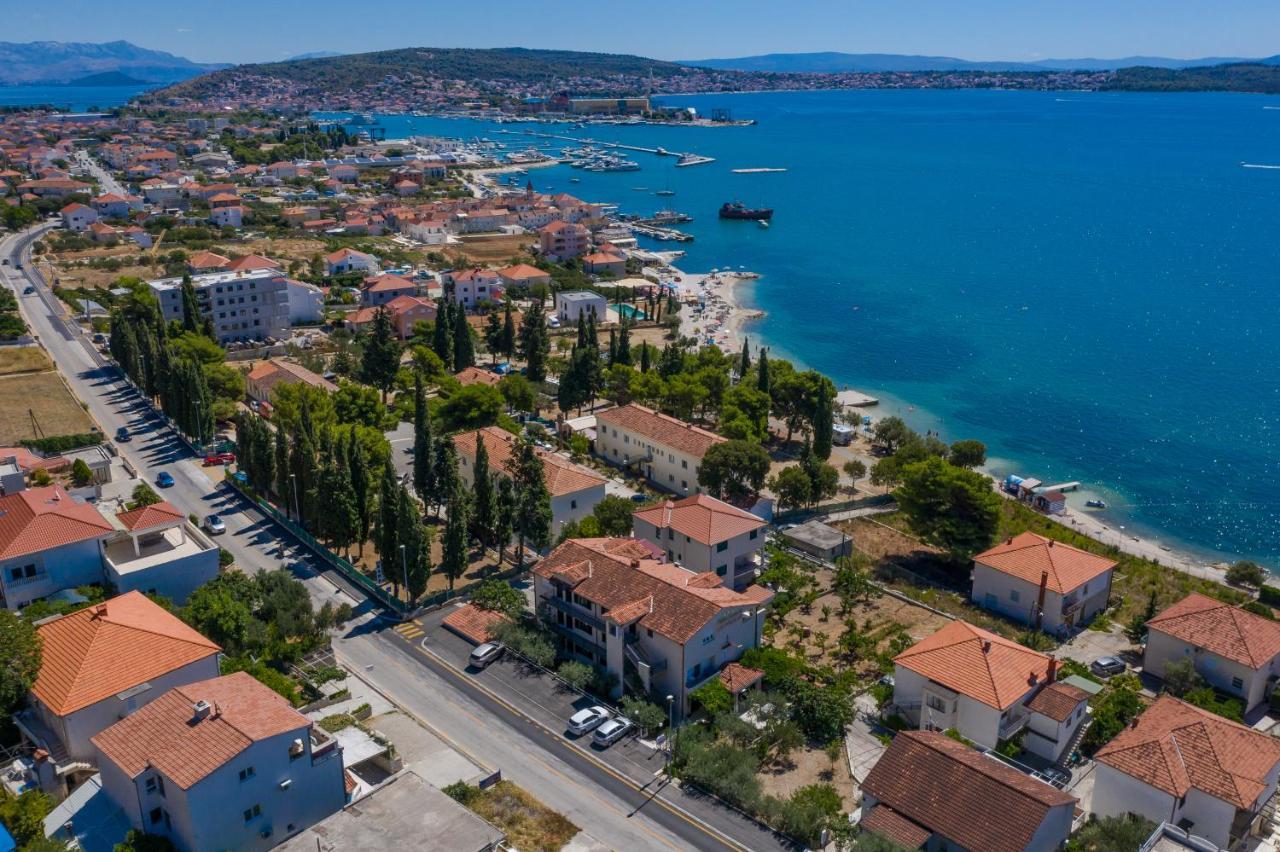 Mar Deluxe Apartments Trogir Bagian luar foto