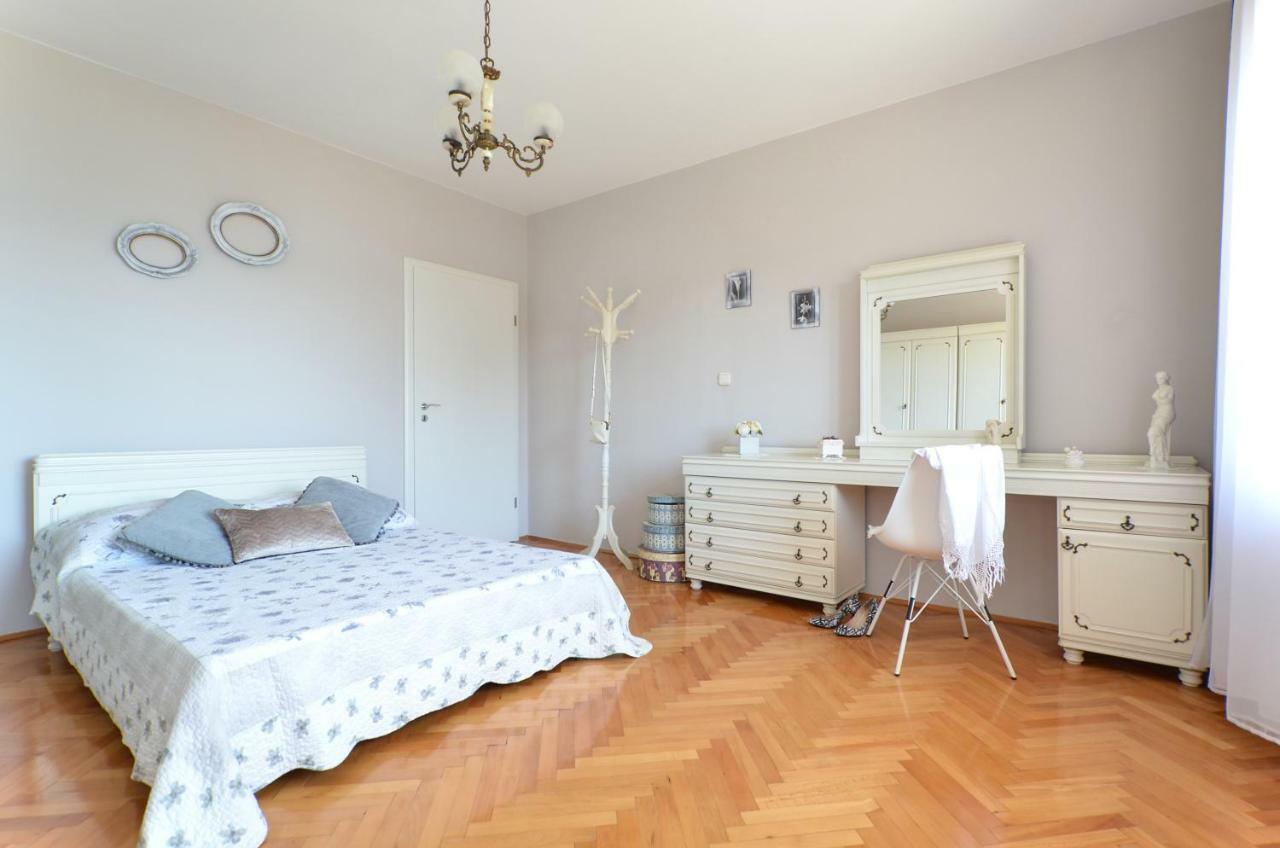Mar Deluxe Apartments Trogir Bagian luar foto