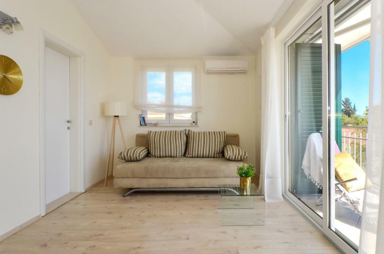 Mar Deluxe Apartments Trogir Bagian luar foto